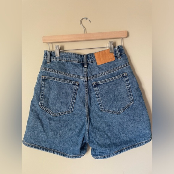 Zara Classic high wasted Blue Denim mom Jean shorts size 4 NWOT - Picture 4 of 4